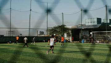 FIFA成立商业子公司，吸引投资！欧足联反对，考虑抵制世界杯！（配图示意）